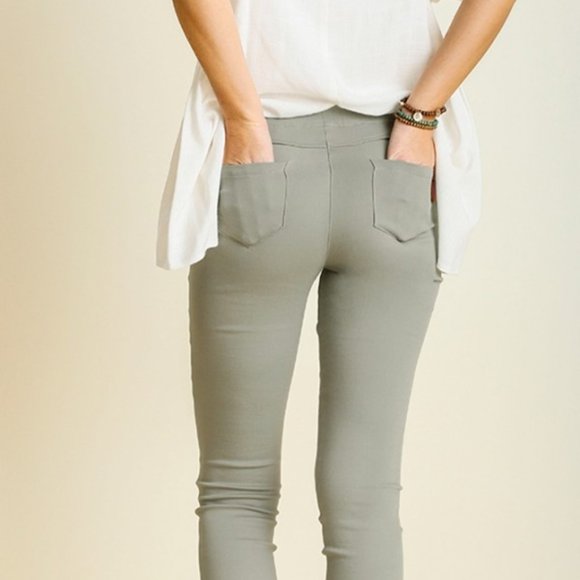 Mint Leggings With Back Pockets - Picture 5 of 6